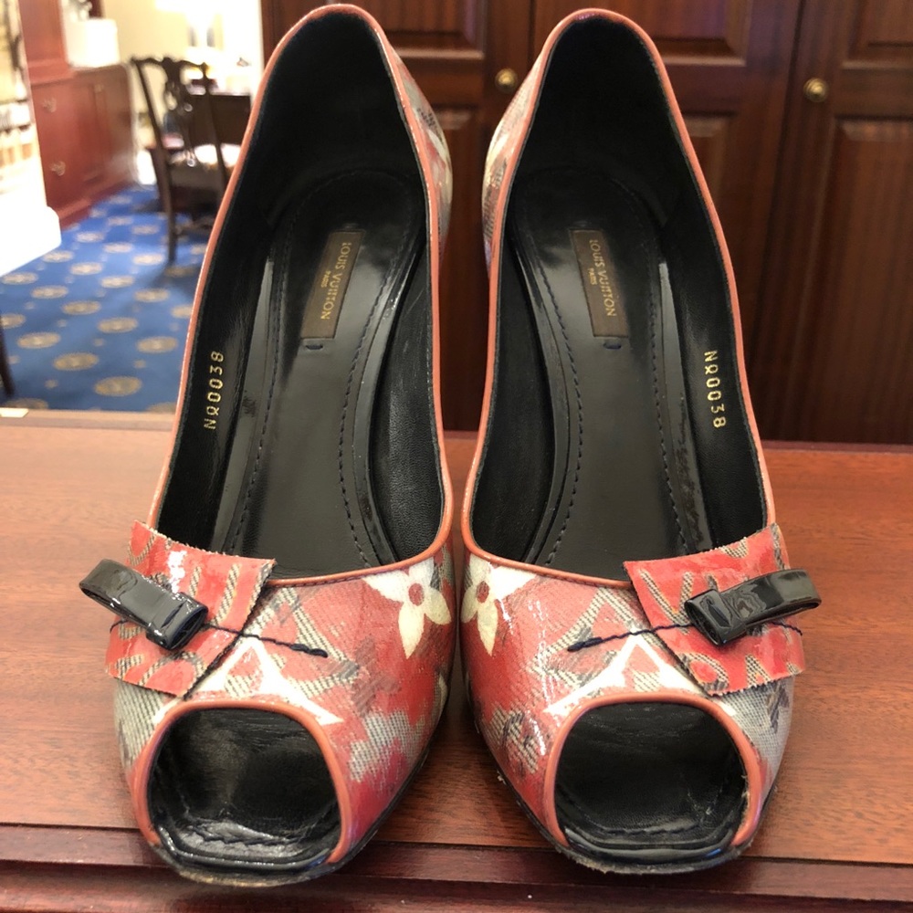 SOLD!! Louis Vuitton Richard Prince Peep Toe Pump